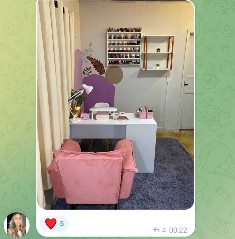 Espaço de trabalho de aluna do Nail Academy
