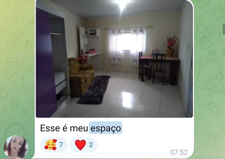 Espaço de trabalho de aluna do Nail Academy